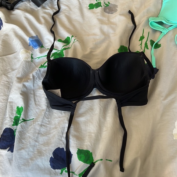 Shade & Shore black bikini top, size 34D - Picture 2 of 3